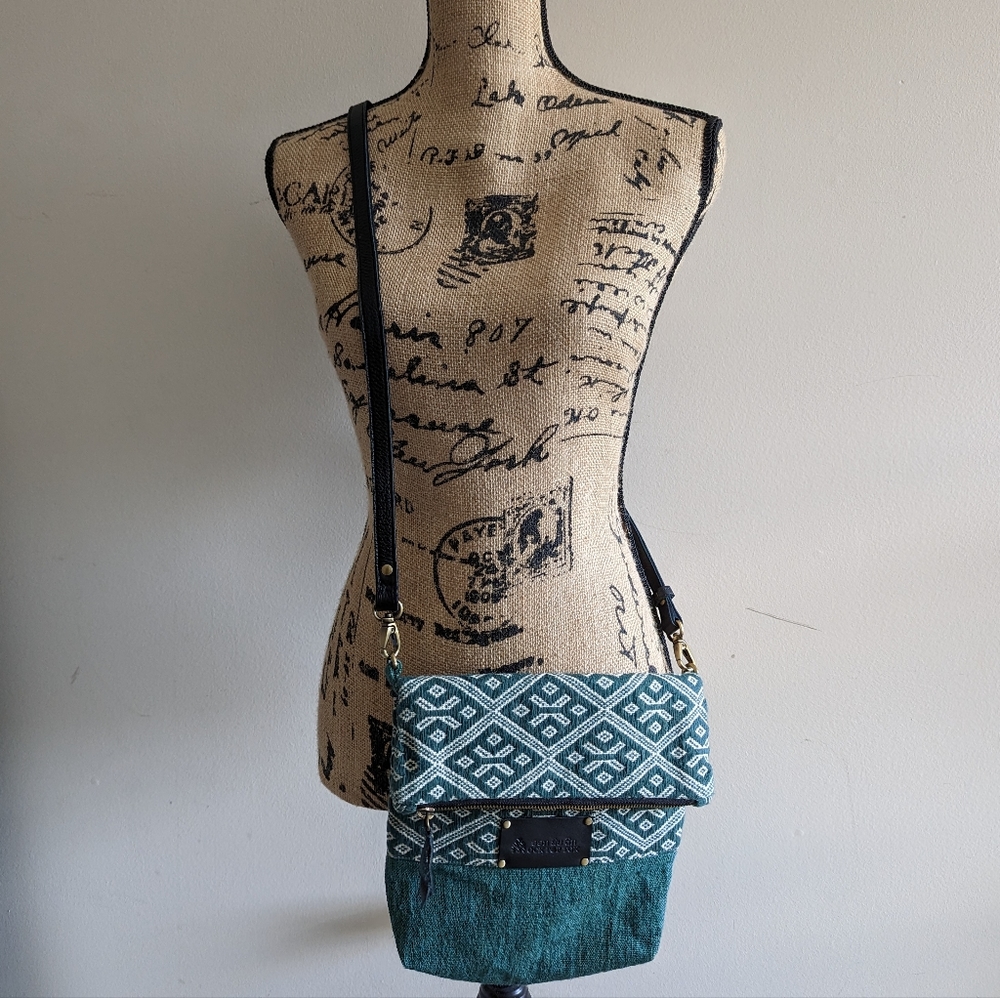 NWT Ock Pop Tok Laos Dokmai Lue Clutch Crossbody Folding Bag